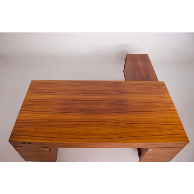 1970s Executive Desk in American Walnut, 1970s For Sale - Image 5 of 7