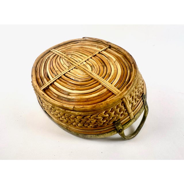 1960s Italian Rattan and Brass Basket Bowl Centerpiece, 1960s For Sale - Image 5 of 8