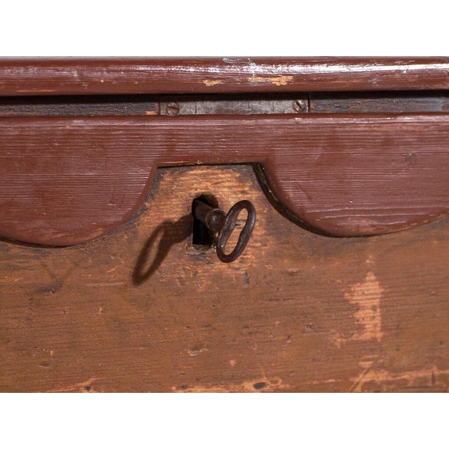 European Chest in Pine For Sale - Image 4 of 14