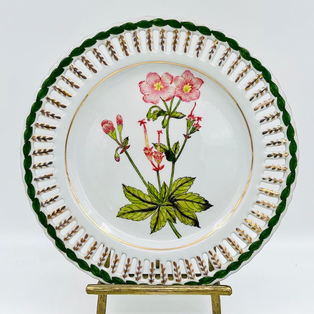Vintage Reticulated Floral Plates With Green and Gold Trim - Set of 3 For Sale - Image 4 of 18
