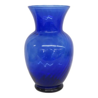 Indiana Glass Illusions 1980s Large Vase Cobalt Blue Optic Swirl Pattern 4876b For Sale