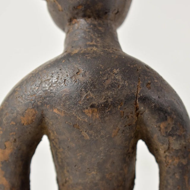 Dark Gray Early 20th Century Yoruba Ibeji Female Miniature Figure 10 Inch on Base Nigeria For Sale - Image 8 of 9