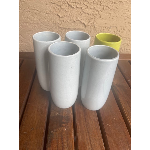 Metlox Manufacturing Company 1950s Mid Century Modern Vernonware Metlox Heavenly Days Solid Gray & Green Tumbler Glasses - Set of 5 For Sale - Image 4 of 4