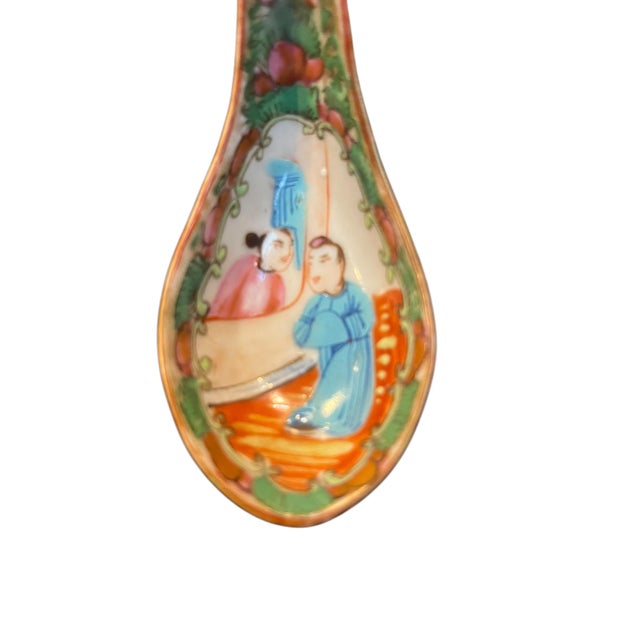 Rose Medallion Chinese Qing Porcelian Soup Spoon, Circa 1830 For Sale In San Antonio - Image 6 of 10