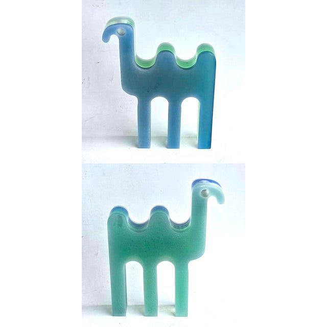 1970s Silvio Russo for Guzzini Lucite Acrylic Camel Sculpture For Sale In Miami - Image 6 of 12