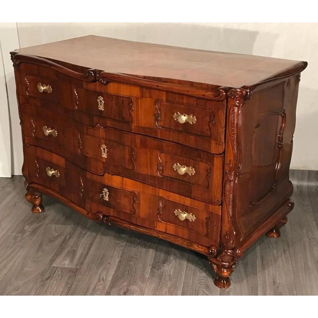 Baroque chest of drawers, Switzerland 18th century. This unique Baroque commode dates back to circa 1750-1760 and comes...