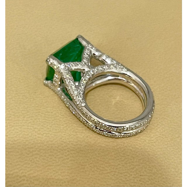 8.5 Carat Emerald Cut Emerald and 4 Ct Diamond Ring Platinum, Estate 6.5 Unisex For Sale - Image 13 of 18