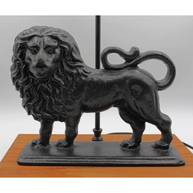 Mid 19th Century C. 1860s English Cast Iron Lion Mounted Lamp For Sale - Image 5 of 5