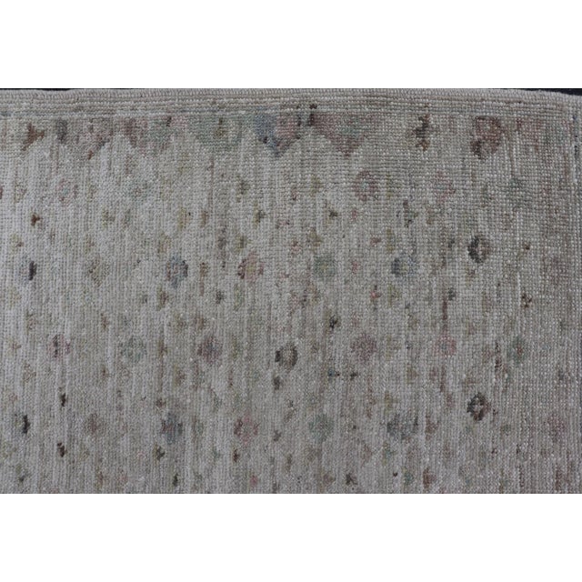 Modern Piled Rug With All-Over Design in Muted Colors and Cream Background** For Sale In Atlanta - Image 6 of 11