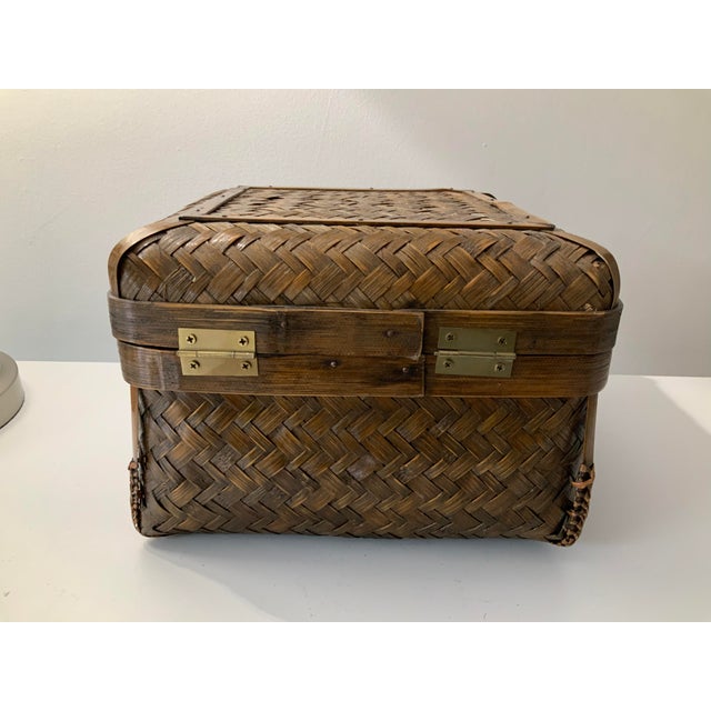 Vintage Late 20th Century Chinoiserie Woven Rattan and Bamboo Brass Latch Box For Sale - Image 4 of 7