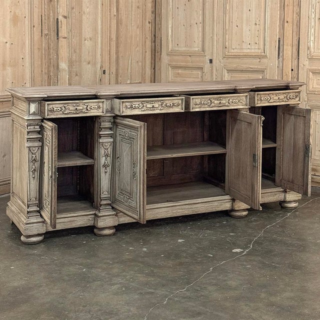 19th Century French Renaissance Revival Buffet in Solid Stripped Oak For Sale - Image 13 of 18