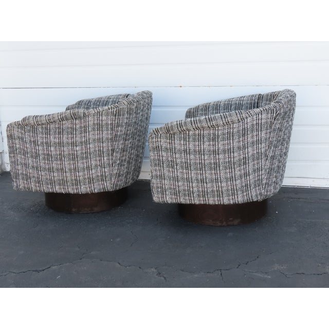 Late 20th Century Carsons Milo Baughman Style Mid Century Modern Swivel Side Chairs a Pair 6423 For Sale - Image 5 of 18