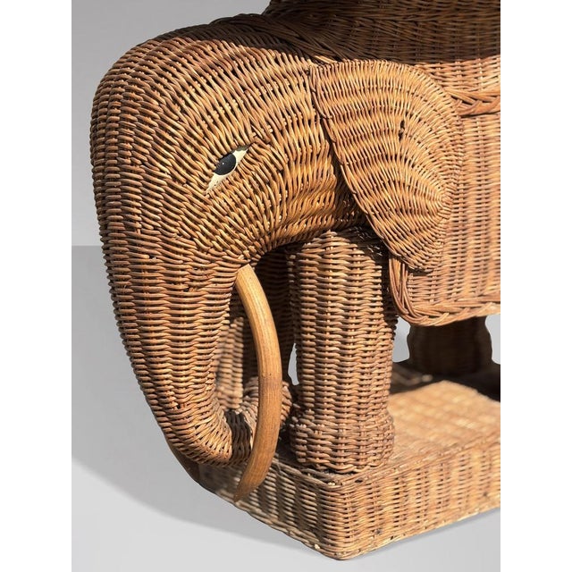 Italian Handwoven Wicker Elephant Shaped Side Table from Vivai Del Sud, 1970 For Sale - Image 9 of 10