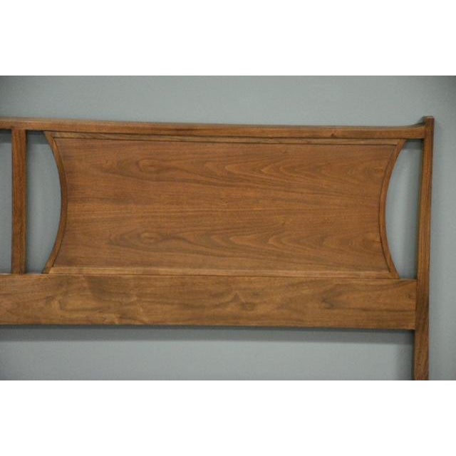Mid-Century Modern 1950s Walnut King Headboard by Edward Wormley for Dunbar For Sale - Image 3 of 6