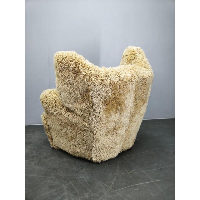 Brown Art Deco Wingback Armchair in Honey Skandilock Sheepskin, 1930s For Sale - Image 8 of 11