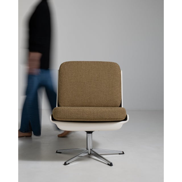 1970s Variopur Space Age Upholstered Swivel Chair, Antique, Germany, Circa 1970 For Sale - Image 5 of 13