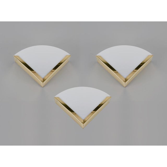 Gold Italian Triangular Sconce in Brass and White Acrylic Glass, 1970s For Sale - Image 8 of 18