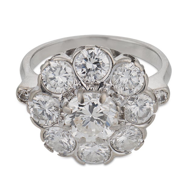 Contemporary Vintage 3.00 Carat Round Brilliant Cut Diamond 18k White Gold Cluster Ring, Size 6 For Sale - Image 3 of 7