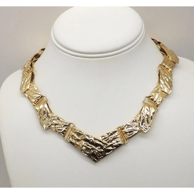 Vintage 1970s Signed Napier Modernist Goldtone Collar Necklace For Sale In Philadelphia - Image 6 of 8