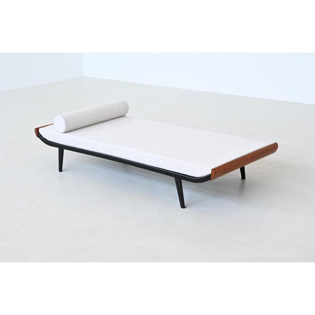 Mid-Century Modern Dutch Cleopatra Daybed in White Fabric by Dick Cordemeijer for Auping, 1954 For Sale - Image 3 of 18