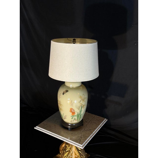 1970s Chinoiserie Butterfly Floral Ceramic Ginger Jar Table Lamp For Sale - Image 4 of 6
