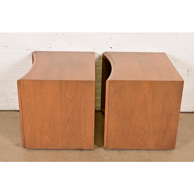 A Pair of Paul Frankl for Johnson Furniture Mid-Century Modern Concave Walnut Nightstands, Circa 1950s For Sale - Image 12 of 14