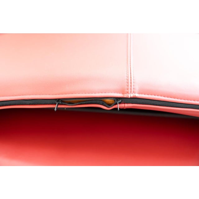 Set of Lounge Chair and Footrest in Red Leather by Vitelli e Ammannati for Brunati, 1970s-1980s For Sale - Image 14 of 18