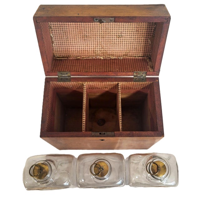 19th Century English Mahogany Traveling Bar Case 3 Bottle Liquor Decanter Box For Sale - Image 16 of 18