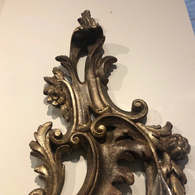 Italian Hand Carved Wood 2 Light Acanthus Leaf Motif Sconce in Distressed Silver Gilt and Mecca Finish For Sale - Image 9 of 13