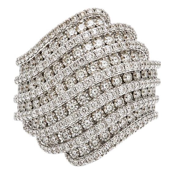 10k White Gold Round Diamond Cluster Designer Ladies Ring 2-3/4 CTTW, Size 6.75 For Sale