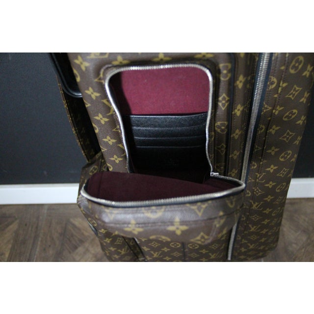 Louis Vuitton Golf Bag, Limited Edition, 2010s For Sale - Image 9 of 18