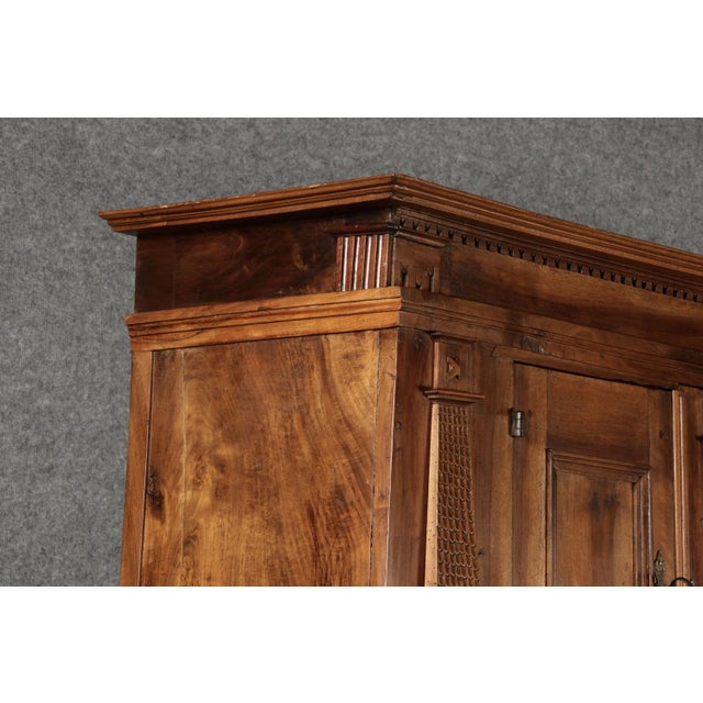 Antique Baroque Cupboard in Walnut, 1680 For Sale - Image 10 of 18