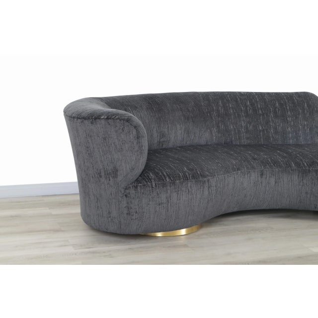 1970s Mid-Century Modern Serpentine Sofa in the Style of Vladimir Kagan For Sale - Image 5 of 13
