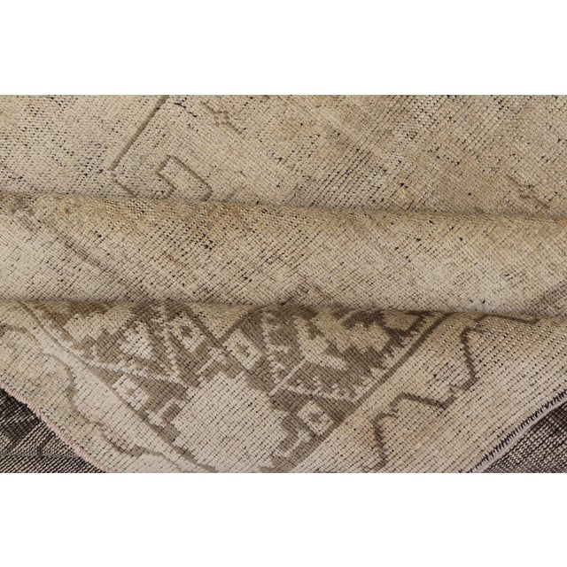 Vintage Turkish Oushak Rug With Tribal/Floral Medallion Design in Tan and Taupe For Sale - Image 10 of 11