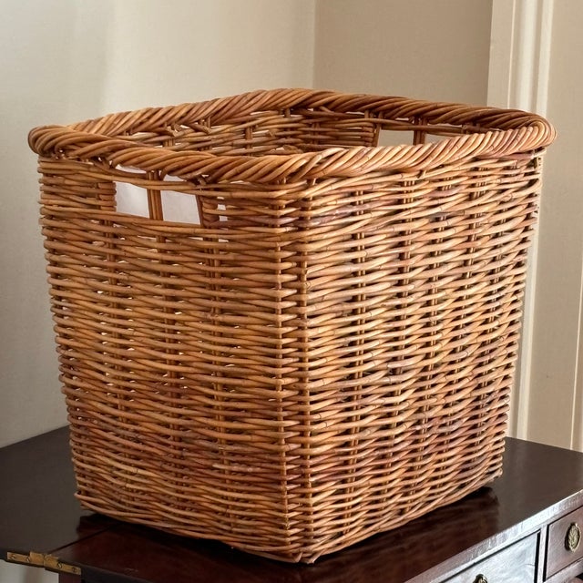A nice large size, this handcrafted willow basket is perfect for storing just about anything -- from warm throw blankets...