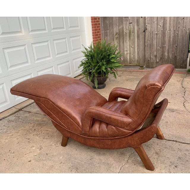 1970s Vintage Deluxe Electric Contour Lounge Chair For Sale - Image 11 of 12