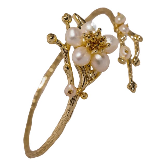 Floral Pearl & Gold Elegant Bridal Bracelet For Sale