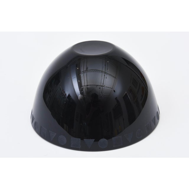 Ward Bennett Sengai Sasaki Post Modern Black Glass Bowl, 1980's For Sale - Image 10 of 10