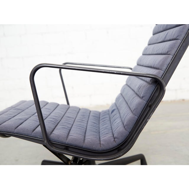 EA124 Chair and EA125 Ottoman by Charles & Ray Eames for Vitra/Herman Miller, 1980s, Set of 2 For Sale - Image 15 of 18