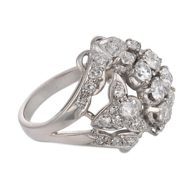 1940s Retro 2.60 Carat Diamond 14k White Gold Cocktail Ring, Size 5.5 For Sale - Image 4 of 6