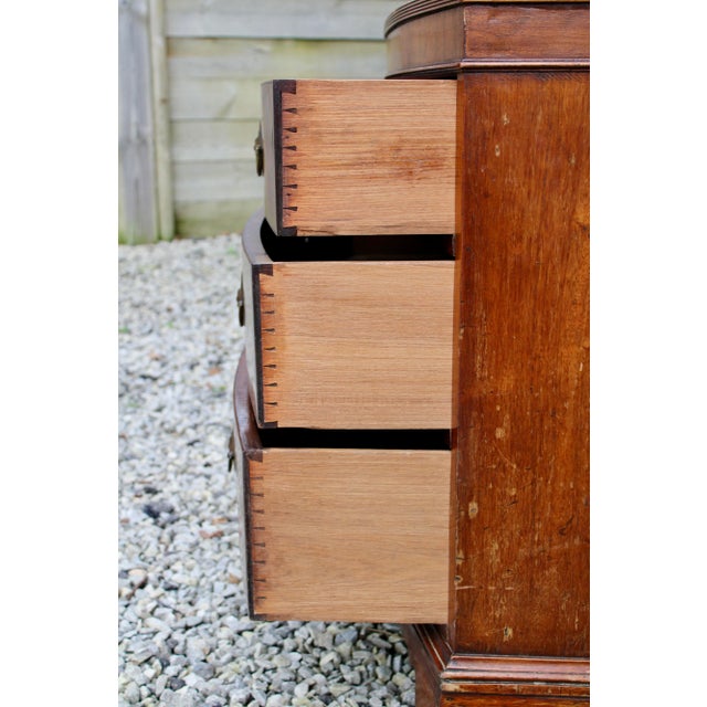 Very rare early fine quality George III mahogany bowfront chest of drawers with oyster veneer. Figured reeded top over...