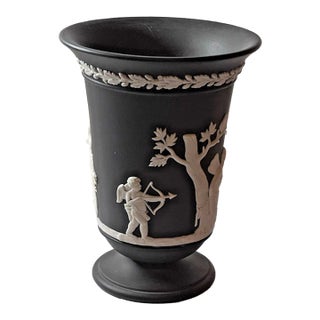 Vintage 1965 Wedgwood Black Basalt & Jasperware Arcadian Vase For Sale
