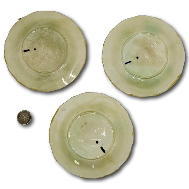 Set of 6 Antique Victorian Wedgwood Vine & Strawberry Majolica Plates With Wall Hanger Brackets Late 19th Century For Sale - Image 15 of 18