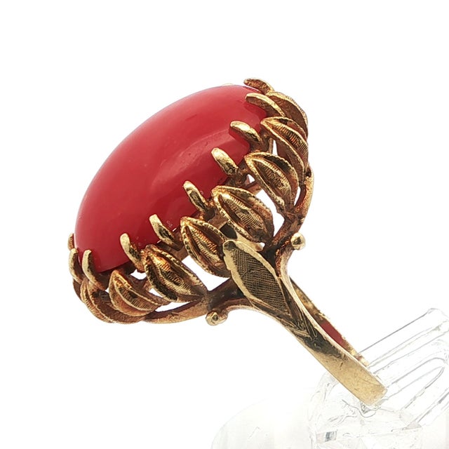 Red 1950s 18k Yellow Gold Coral Ring, Size 6.5 For Sale - Image 8 of 11