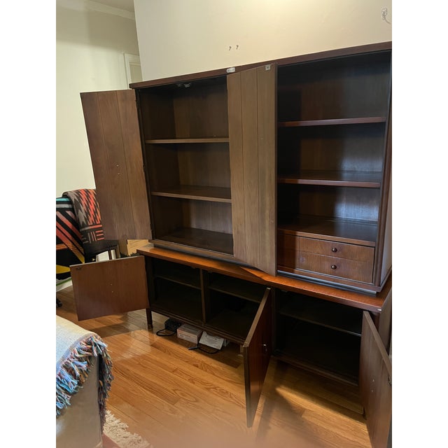 1950s Mid-Century Modern Wood Hutch / China Cabinet With Brass Hardware For Sale - Image 9 of 12