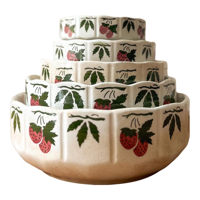 Vintage Strawberry Bowls - Set of 5 For Sale