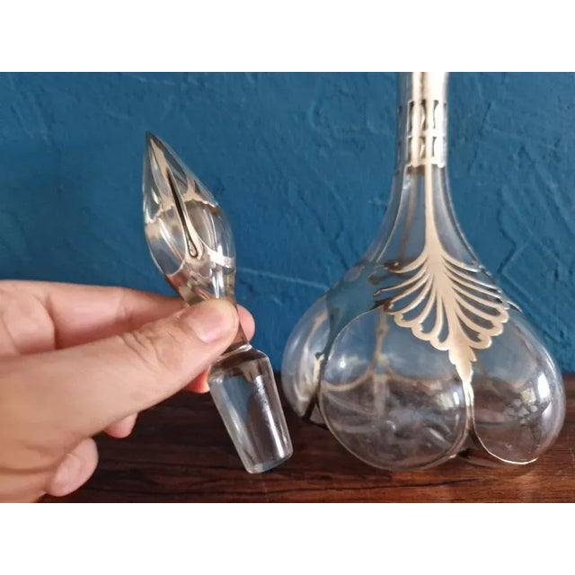 American Art Nouveau Decanter in Glass and Silver Overlay from Alvin, 1890s For Sale - Image 4 of 7