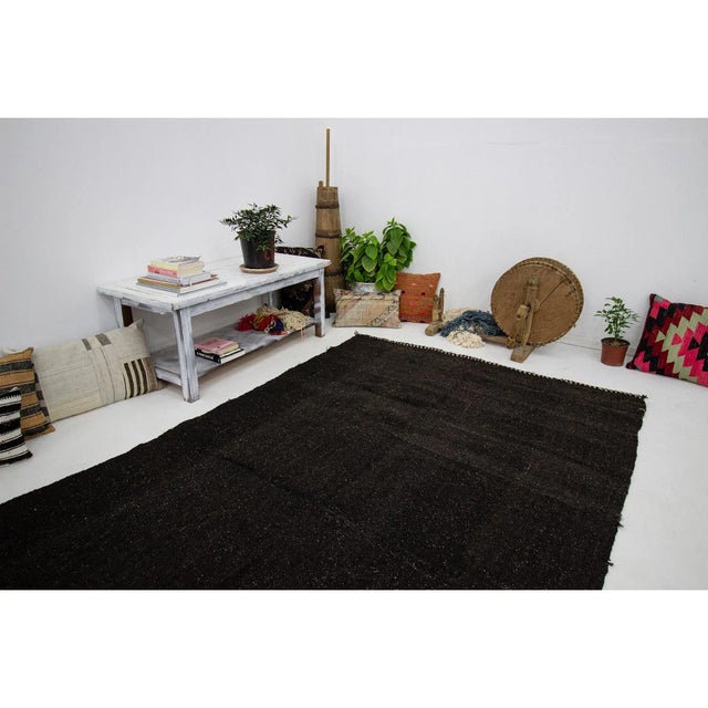 1960s Vintage Dark Brown Goat Hair Kilim Rug- 5′5″ × 10′2″ For Sale In Los Angeles - Image 6 of 7