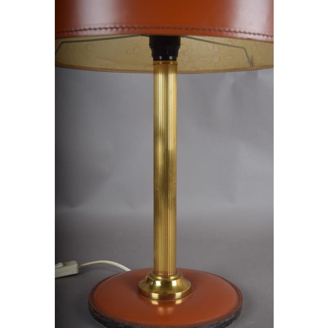 1950s Mid-Century Modern Leather Drum Lamp With Brass Accents Table Lamp, For Sale - Image 6 of 7