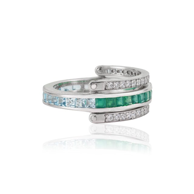 Contemporary Modern 3.82 Ct Blue Topaz & Green Onyx Spinner Eternity Band Ring in 925 Sterling Silver Size 6 For Sale - Image 3 of 16